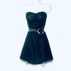 MATERIAL GIRL SOCIAL DRESSES Sz 1 Black Strapless Fit Flare Lace Tulle Under Hem